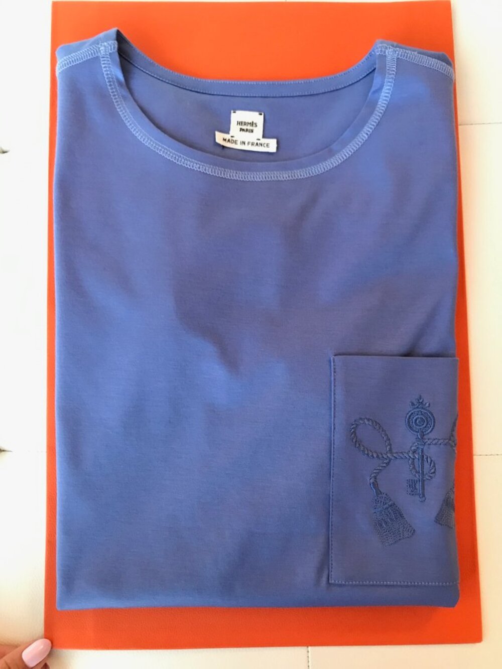 $800 HERMES BLUE EMBROIDERED POCKET MICRO T-SHIRT IN COTTON INTERLOCK size 36